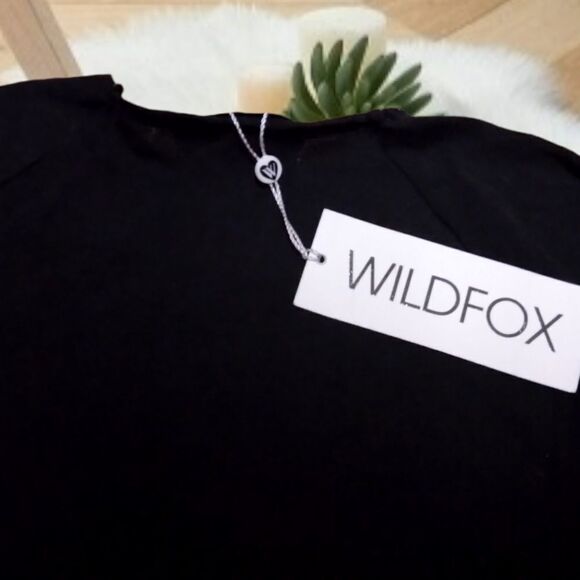 WILDFOX COUTURE GOLD CRESTED WILDFOX LOGO BLACK LONG SLEEVE LIGHTWEIGHT SWEATER - Picture 12 of 13